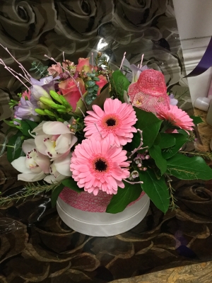 Mixed Pink Gerbera Hatbox