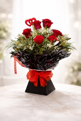 VALENTINE’S 6 LUXURY RED ROSES AQUA BOUQUET